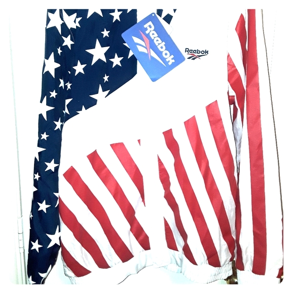 *NWT* Reebok track jacket - Picture 5 of 8